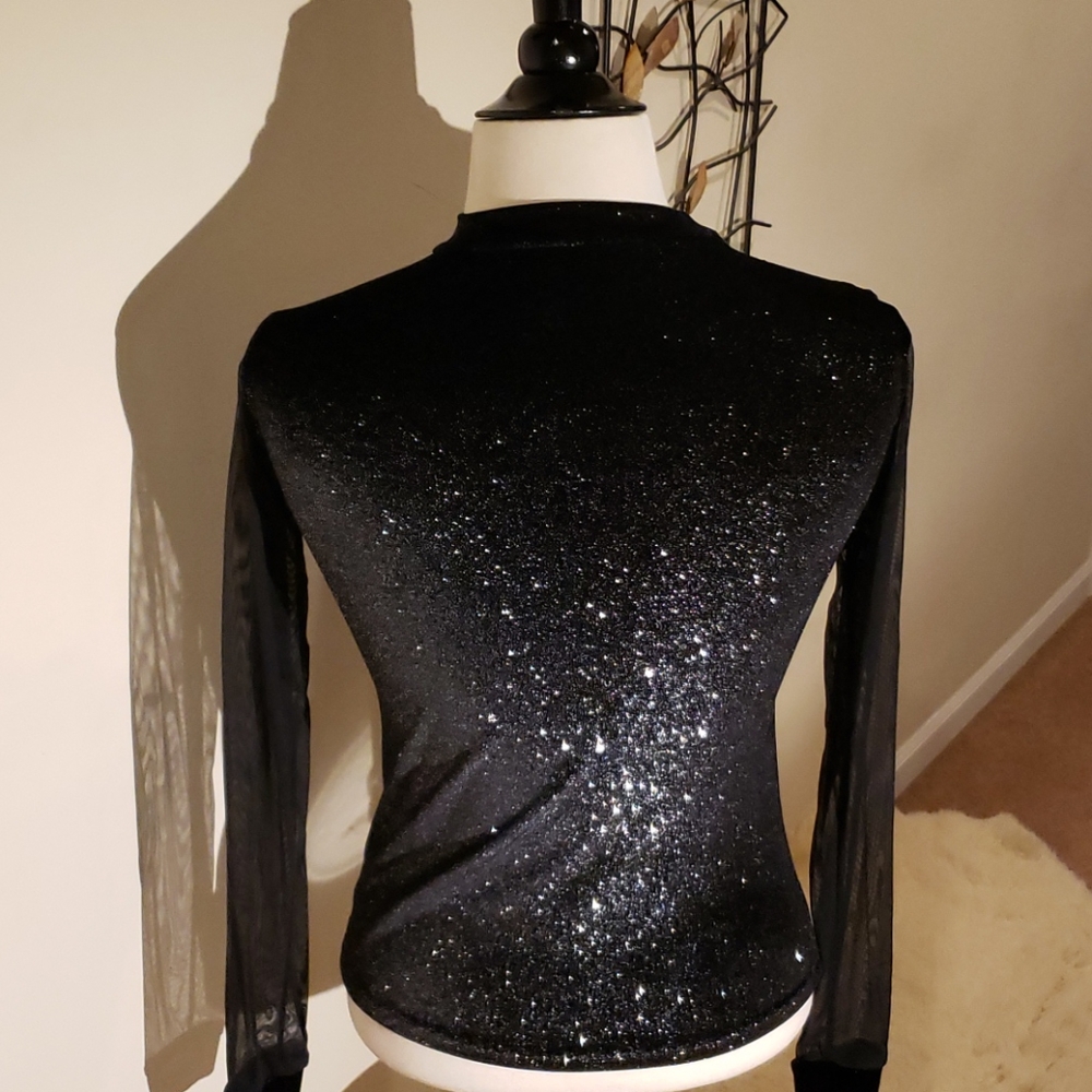 Nice Top - Picture 7 of 9